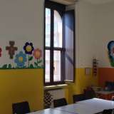La religiosa mentre ci mostra una delle aule del centro ci spiega come qui negli anni 50 ci fosse un orfanotrofio